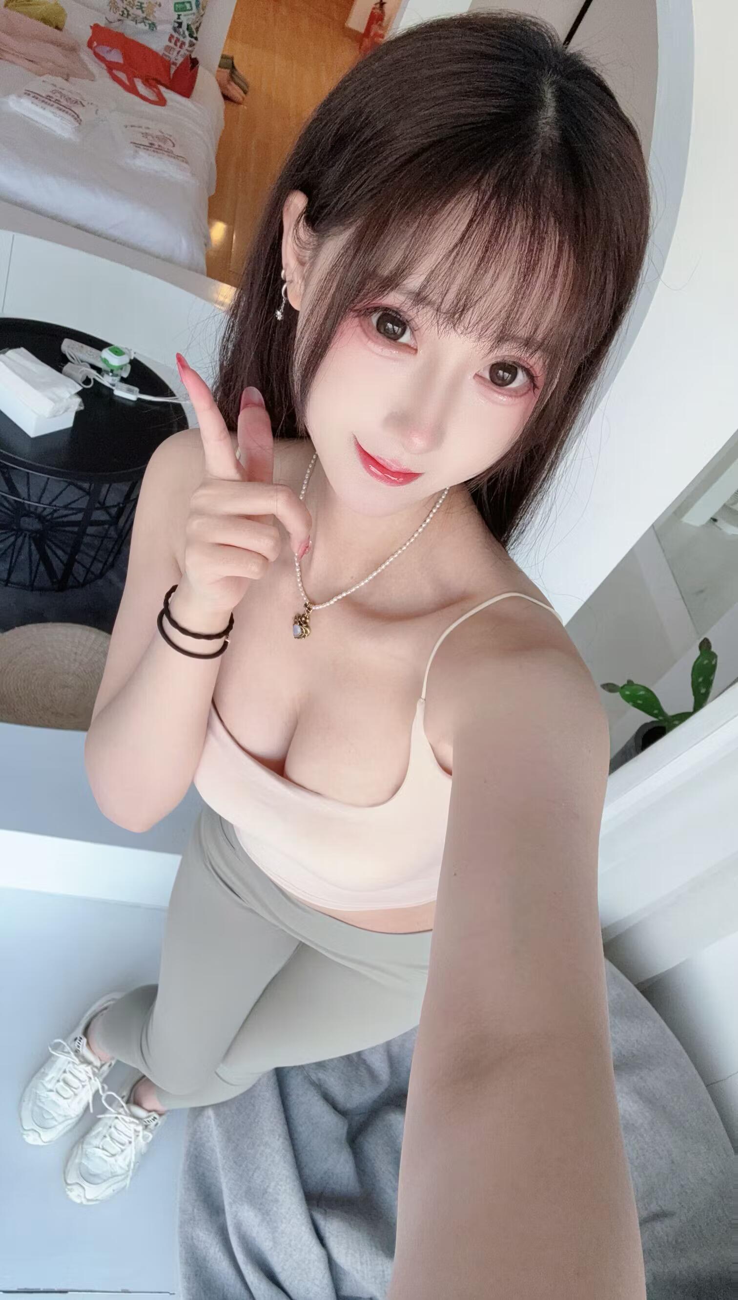 热门伊人免费视频